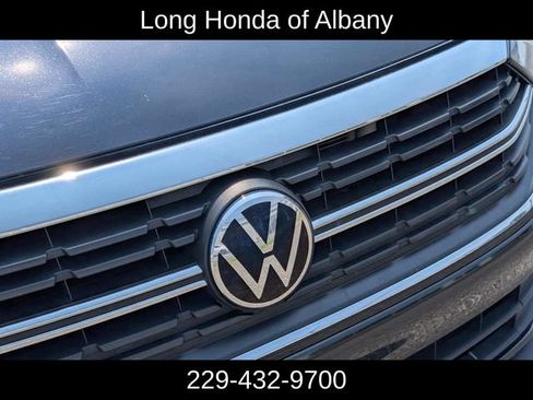 Used 2024 Volkswagen Jetta SE FWD image 3