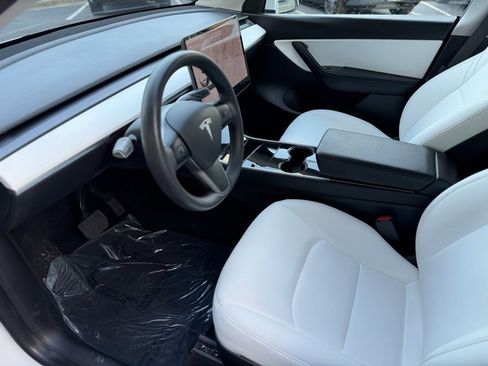 Used 2021 Tesla Model Y Long Range image 23