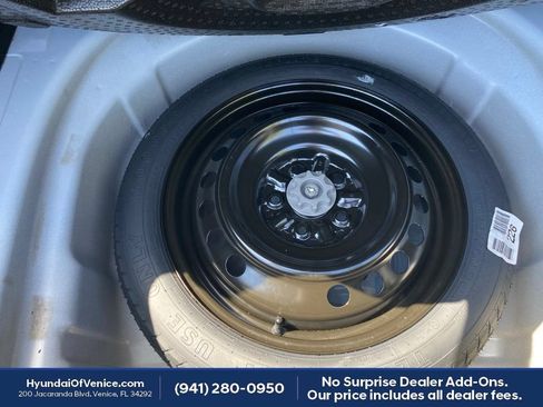 Used 2018 Toyota Camry LE FWD image 22