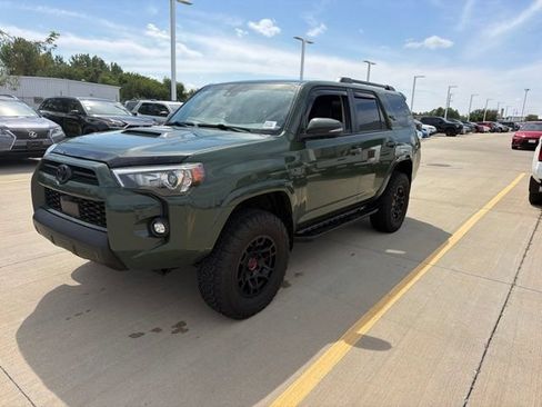 Used 2022 Toyota 4Runner TRD Off-Road Premium w/ TRD Black Wheel Package (TMS) AWD/4WD image 3