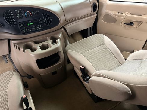 Used 2002 Ford E-350 and Econoline 350 Van image 49