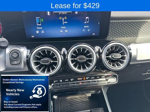 Used 2025 Mercedes-Benz GLB 250 4MATIC image 8