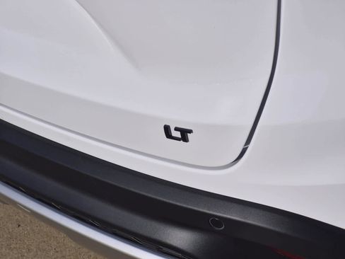 New 2026 Chevrolet Trax LT w/ Sunroof Package image 6