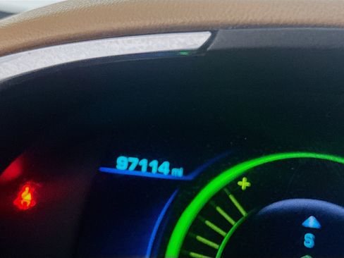 Used 2018 Chevrolet Volt Premier w/ Driver Confidence Package image 18