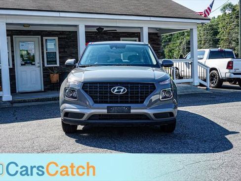 Used 2021 Hyundai Venue SE FWD image 11