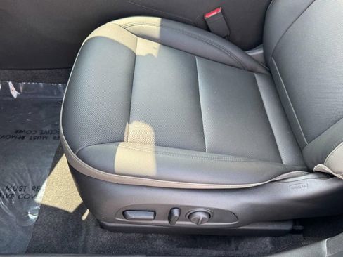 Used 2024 Chevrolet Trax ACTIV w/ Sunroof Package FWD image 15