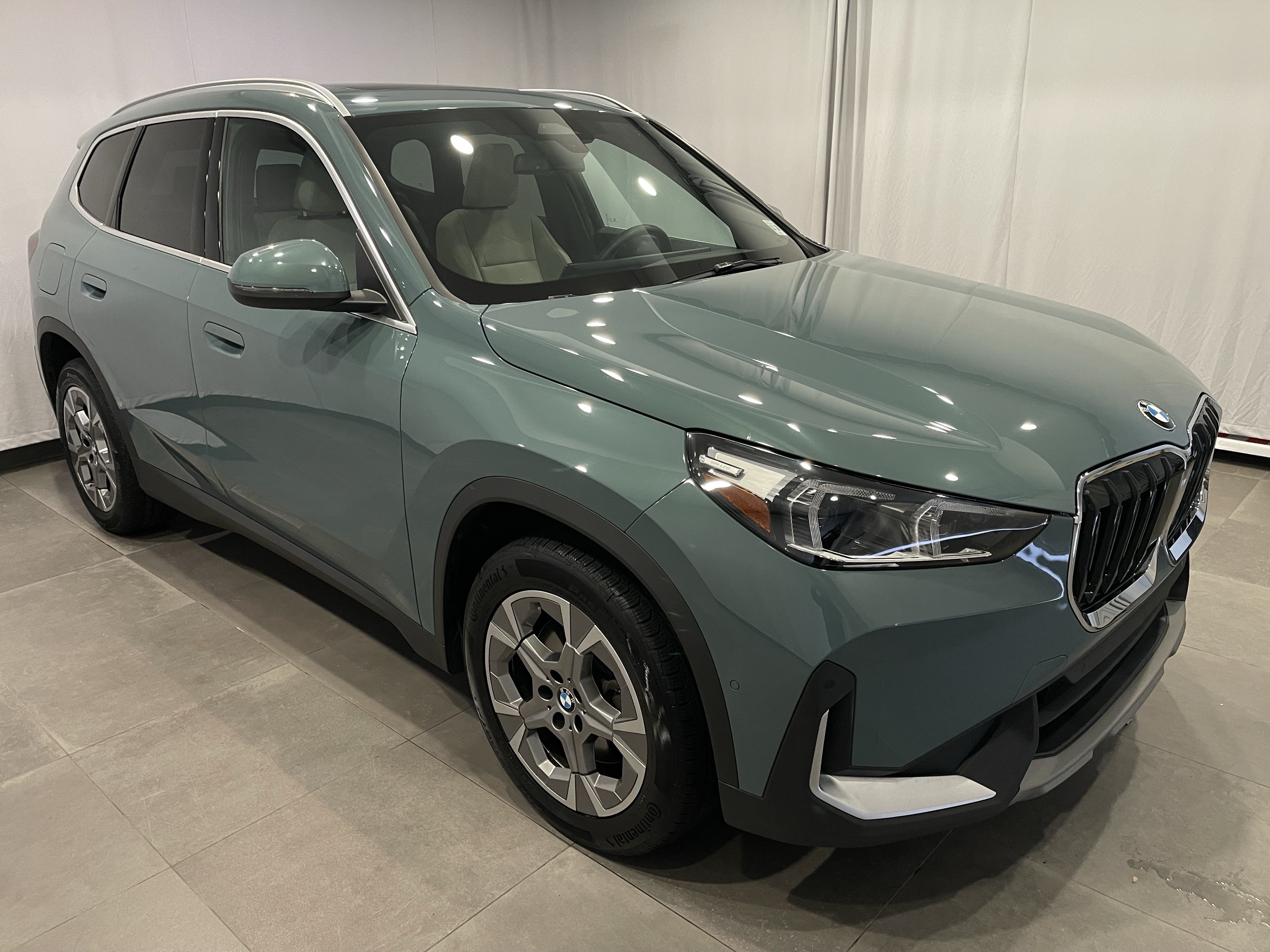 Certified 2023 BMW X1 xDrive28i w/ Convenience Package AWD/4WD image 3