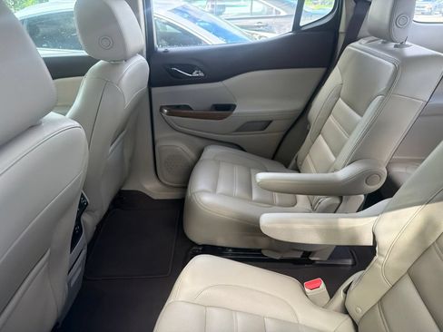 Used 2017 GMC Acadia Denali w/ Technology Package FWD image 6