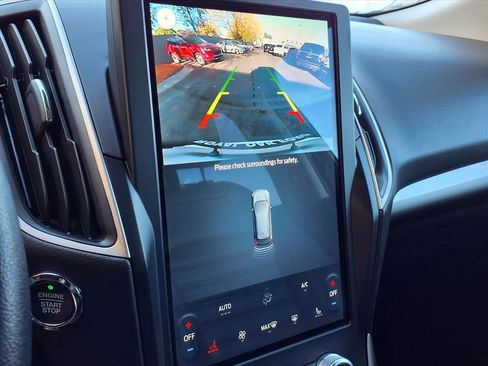 Used 2024 Ford Edge SEL image 8