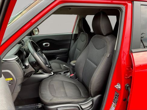 Used 2016 Kia Soul + FWD image 20