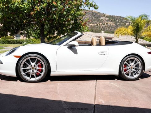 Used 2015 Porsche 911 Carrera S RWD image 3