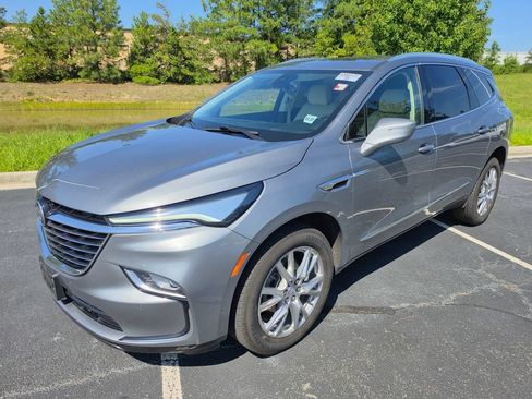 Used 2023 Buick Enclave Essence w/ Experience Buick Package FWD image 13