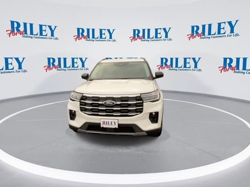 New 2026 Ford Explorer Active w/ Active Comfort Package image 3