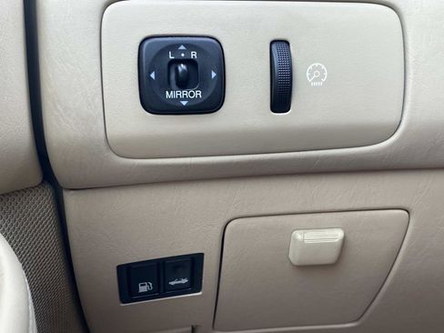 Used 2005 Lexus ES 330 image 24