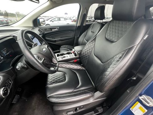 Used 2023 Ford Edge Titanium image 10