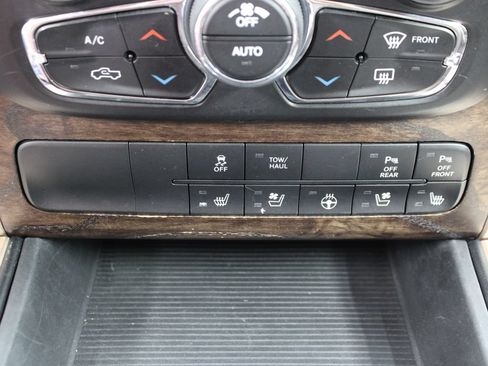 Used 2014 RAM 1500 Laramie Longhorn w/ Convenience Group AWD/4WD image 55