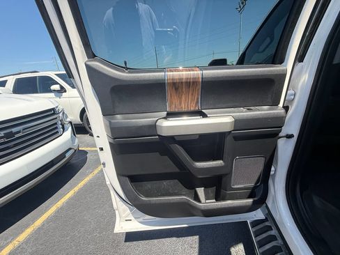Used 2018 Ford F150 Lariat w/ Equipment Group 502A Luxury AWD/4WD image 18