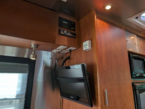 Used 2005 Dodge Sprinter 2500 w/ PWR Convenience Group image 30