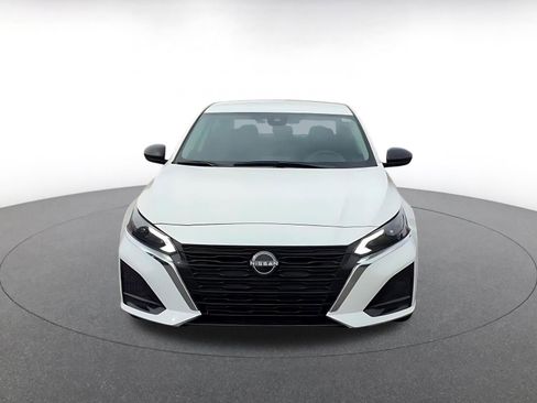 Used 2025 Nissan Altima 2.5 SV FWD image 4
