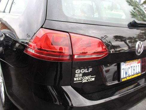 Used 2017 Volkswagen Golf SE image 16