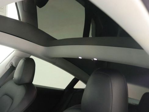 Used 2022 Tesla Model 3 Standard Range image 24