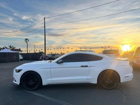 Used 2016 Ford Mustang Coupe image 3