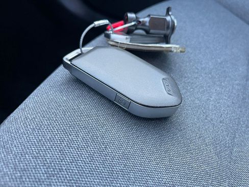 Used 2025 Kia K4 LXS image 23
