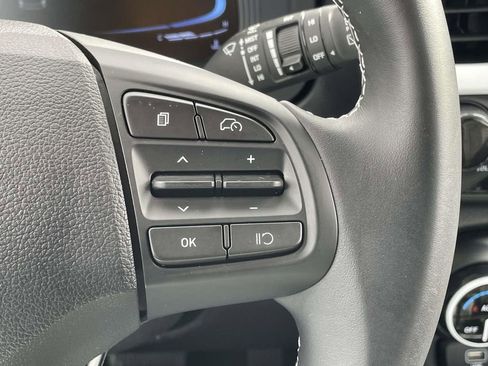 Certified 2024 Hyundai Venue Limited image 10