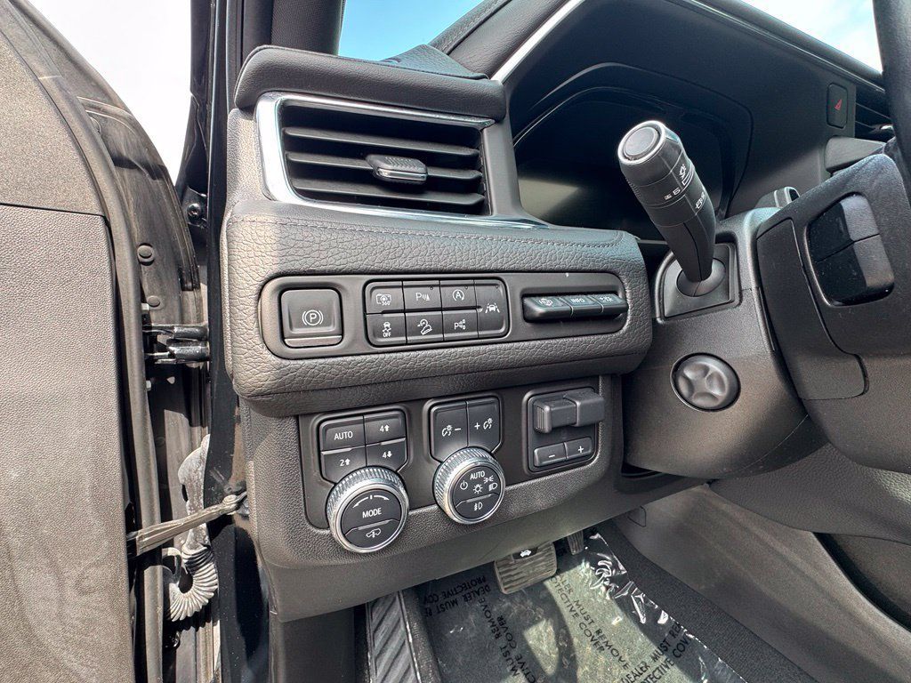 Used 2023 GMC Yukon Denali w/ Denali Reserve Package AWD/4WD image 18