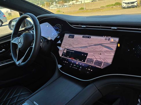 Used 2022 Mercedes-Benz EQS 580 4MATIC Sedan image 10