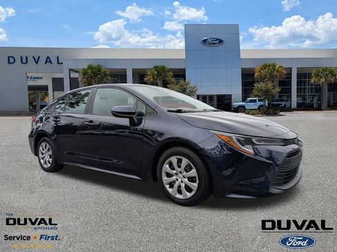 Used 2023 Toyota Corolla LE image 1