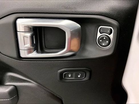 Used 2024 Jeep Wrangler Unlimited Sport AWD/4WD image 35