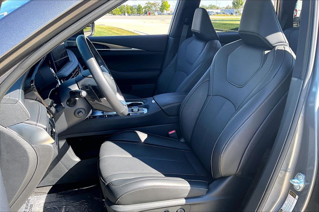 Certified 2027 INFINITI QX60 Luxe w/ Cargo Package AWD/4WD image 15