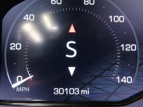 Used 2024 GMC Sierra 1500 Elevation w/ LPO, Elevation Black Package image 12