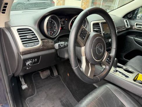 Used 2013 Jeep Grand Cherokee Laredo AWD/4WD image 12