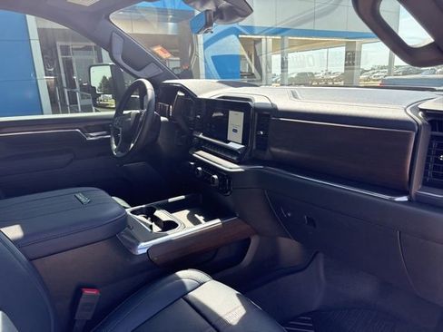 Used 2024 Chevrolet Silverado 2500 High Country w/ Technology Package AWD/4WD image 24