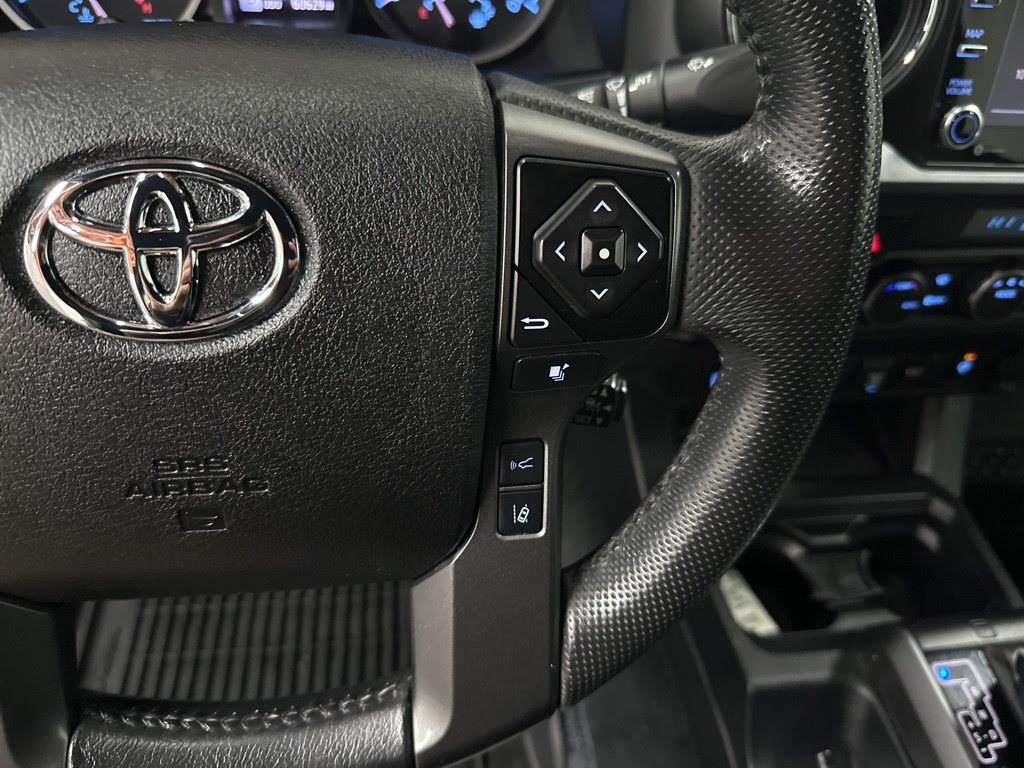 Used 2022 Toyota Tacoma TRD Off-Road w/ Technology Package AWD/4WD image 16