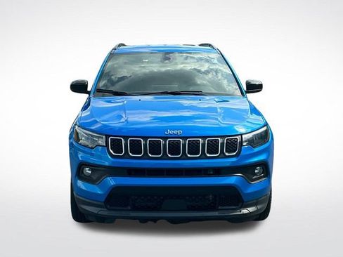 Used 2024 Jeep Compass Latitude AWD/4WD image 10
