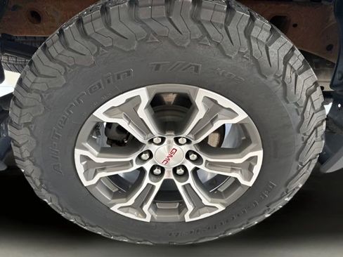 Used 2020 GMC Sierra 1500 4x4 Crew Cab w/ Sierra Value Package image 18