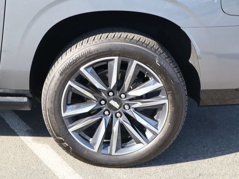 Used 2022 Cadillac Escalade ESV Sport Platinum AWD/4WD image 13