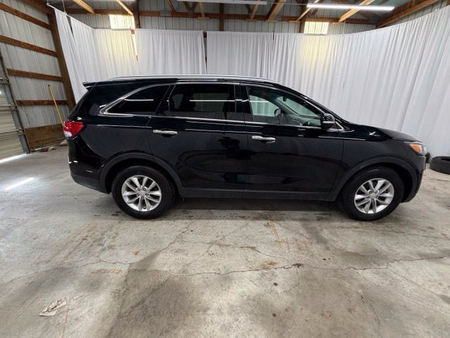 Used 2016 Kia Sorento FWD w/ LX Convenience Package image 2