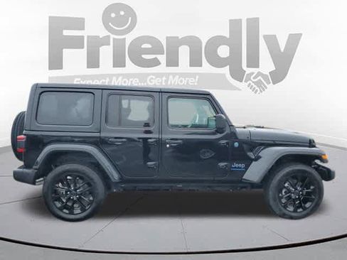 Used 2025 Jeep Wrangler Sahara w/ Safety Group image 6