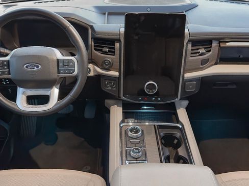 Used 2023 Ford Expedition Limited image 13