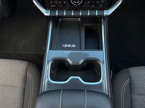 Used 2025 GMC Acadia Elevation image 36