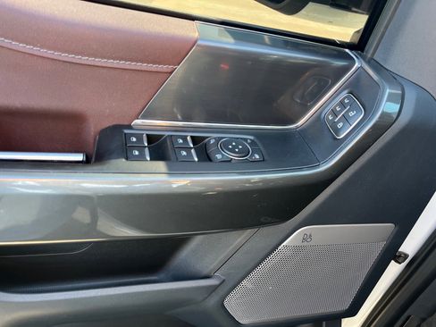 Used 2022 Ford F150 Lariat image 11