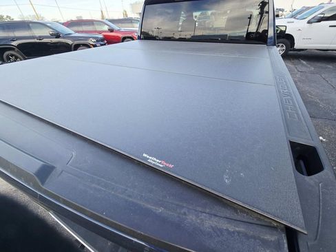 Used 2022 Chevrolet Silverado 1500 LT image 17