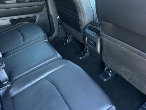 Used 2024 Nissan Pathfinder SL image 29