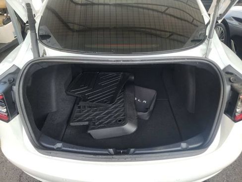 Used 2022 Tesla Model 3 Long Range AWD/4WD image 8