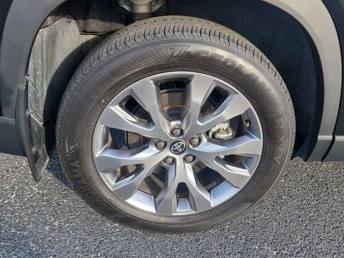 Used 2024 Toyota Grand Highlander Limited image 9