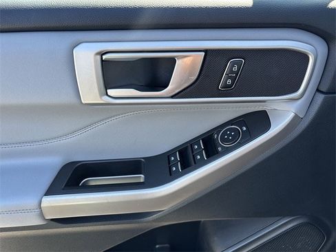 Certified 2023 Ford Explorer XLT w/ Equipment Group 202A image 5